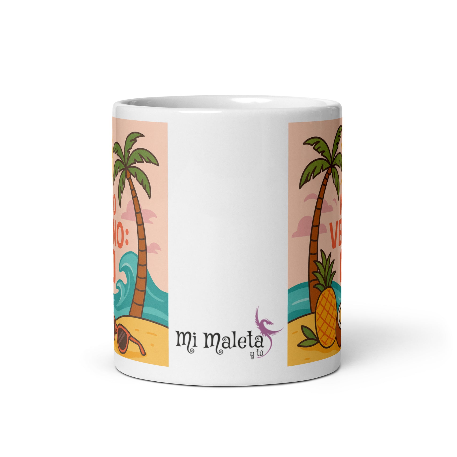 Taza de cerámica blanca con diseño colorido de playa, sol y palmeras, y la frase "Modo Verano: ON", ideal para bebidas calientes como café o té.