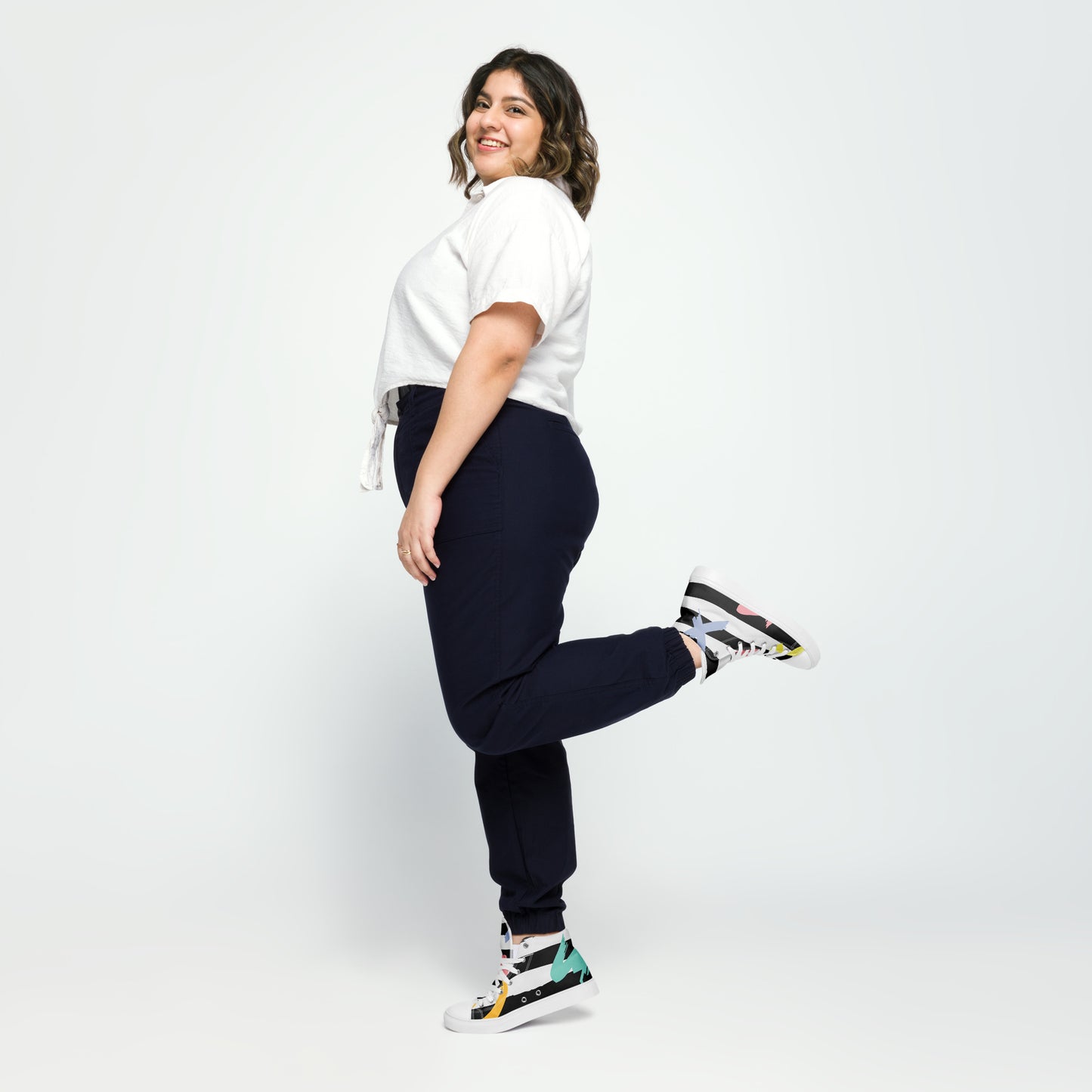 Gestreifte High-Top-Canvas-Turnschuhe für Damen